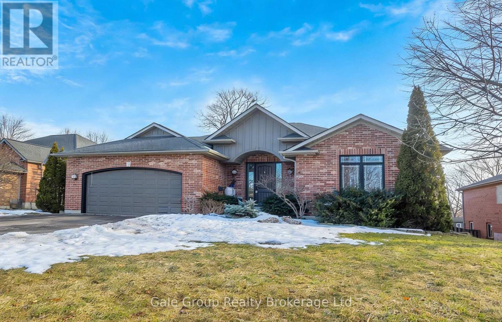 26 WOODLAND CRESCENT, Tillsonburg