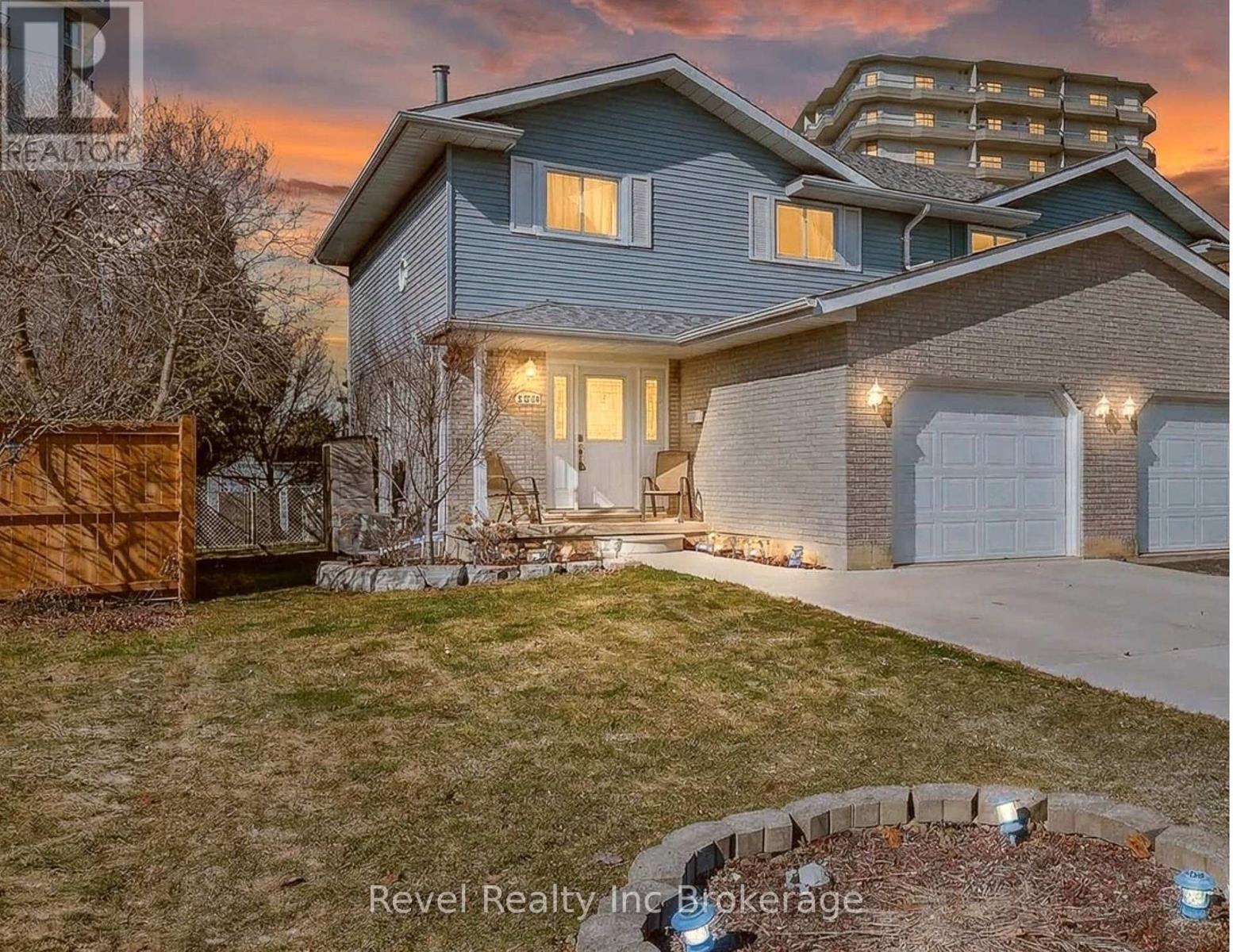 569 SPRINGBANK AVENUE N, Woodstock (Woodstock - North)