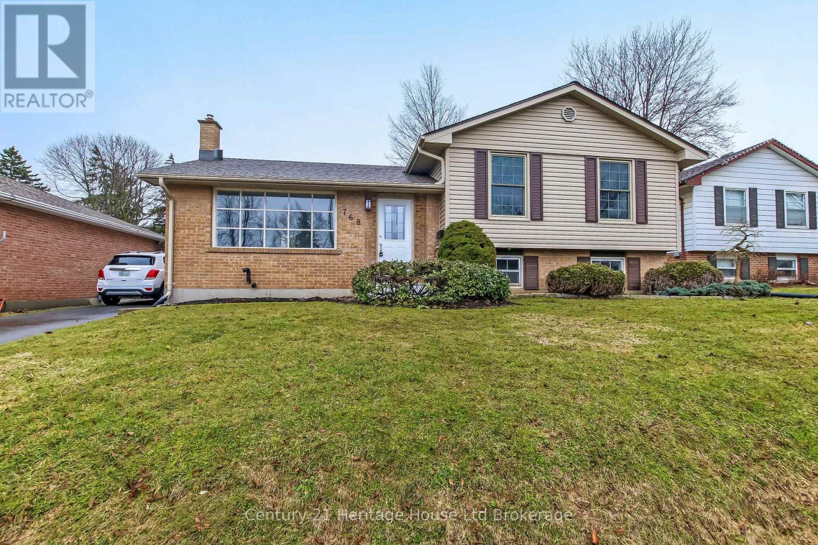 768 GLADSTONE DRIVE, Woodstock (Woodstock - North)