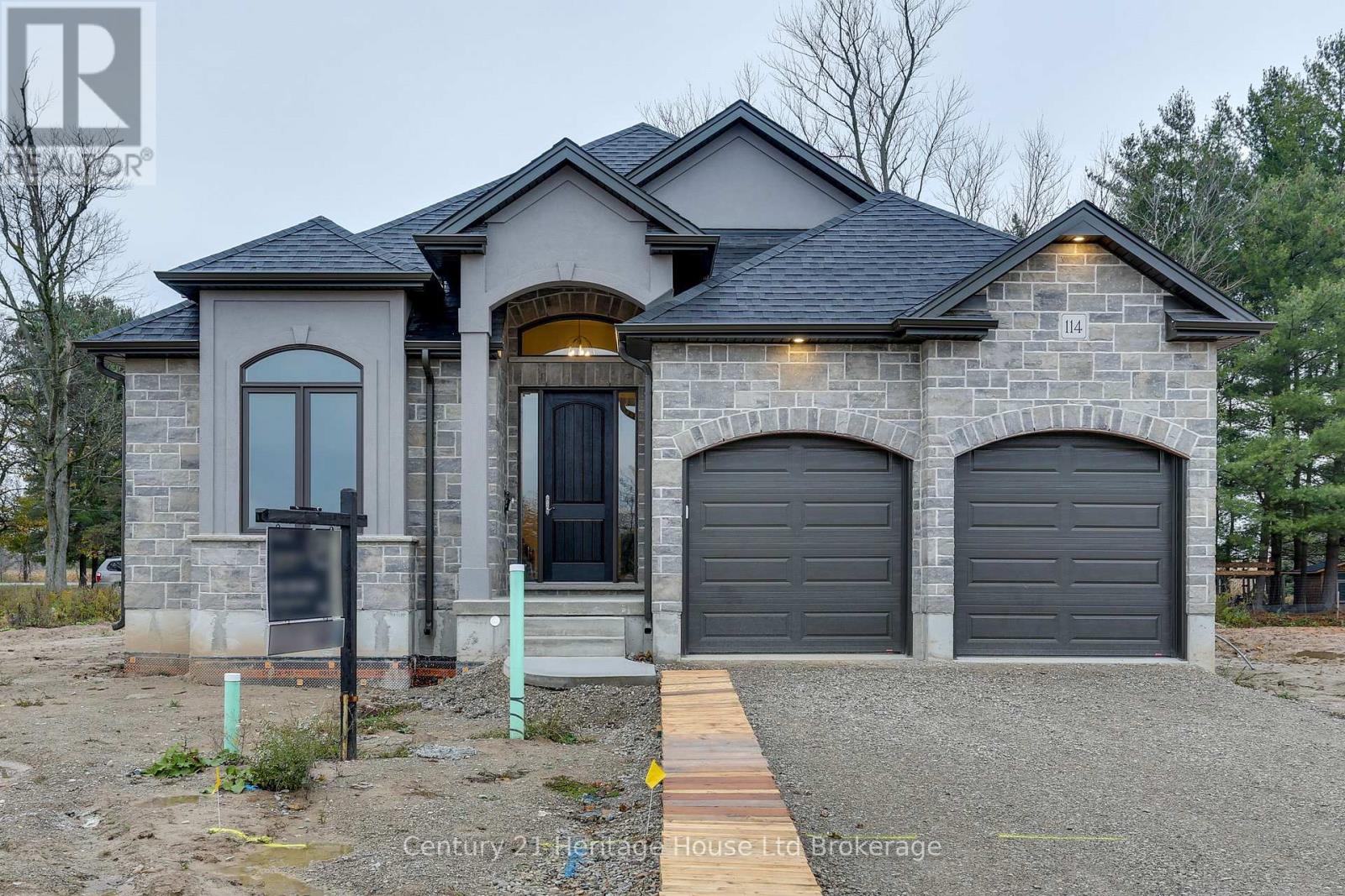 114 BEECH BOULEVARD, Tillsonburg