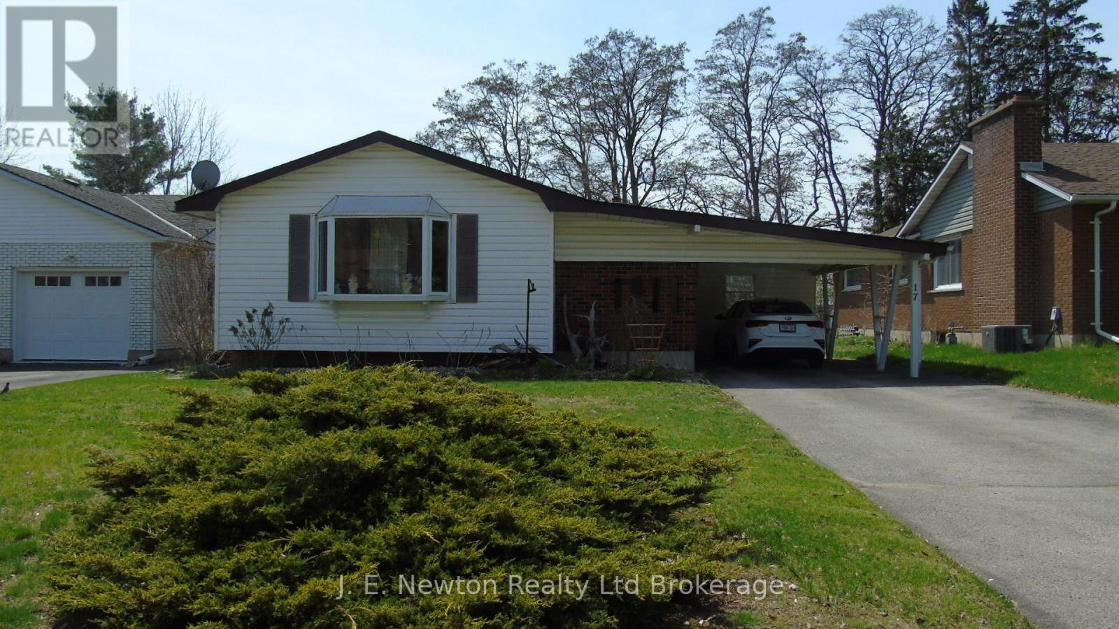 17 DEVON COURT, Tillsonburg