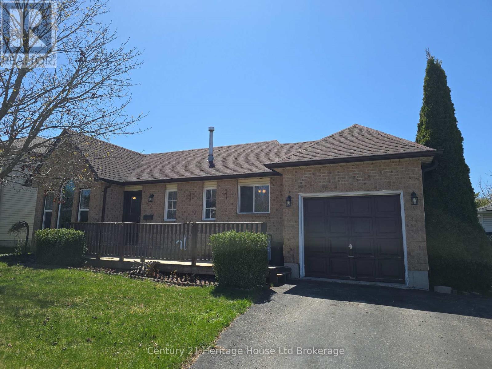 42 PEBBLE BEACH COURT, Woodstock (Woodstock - South)