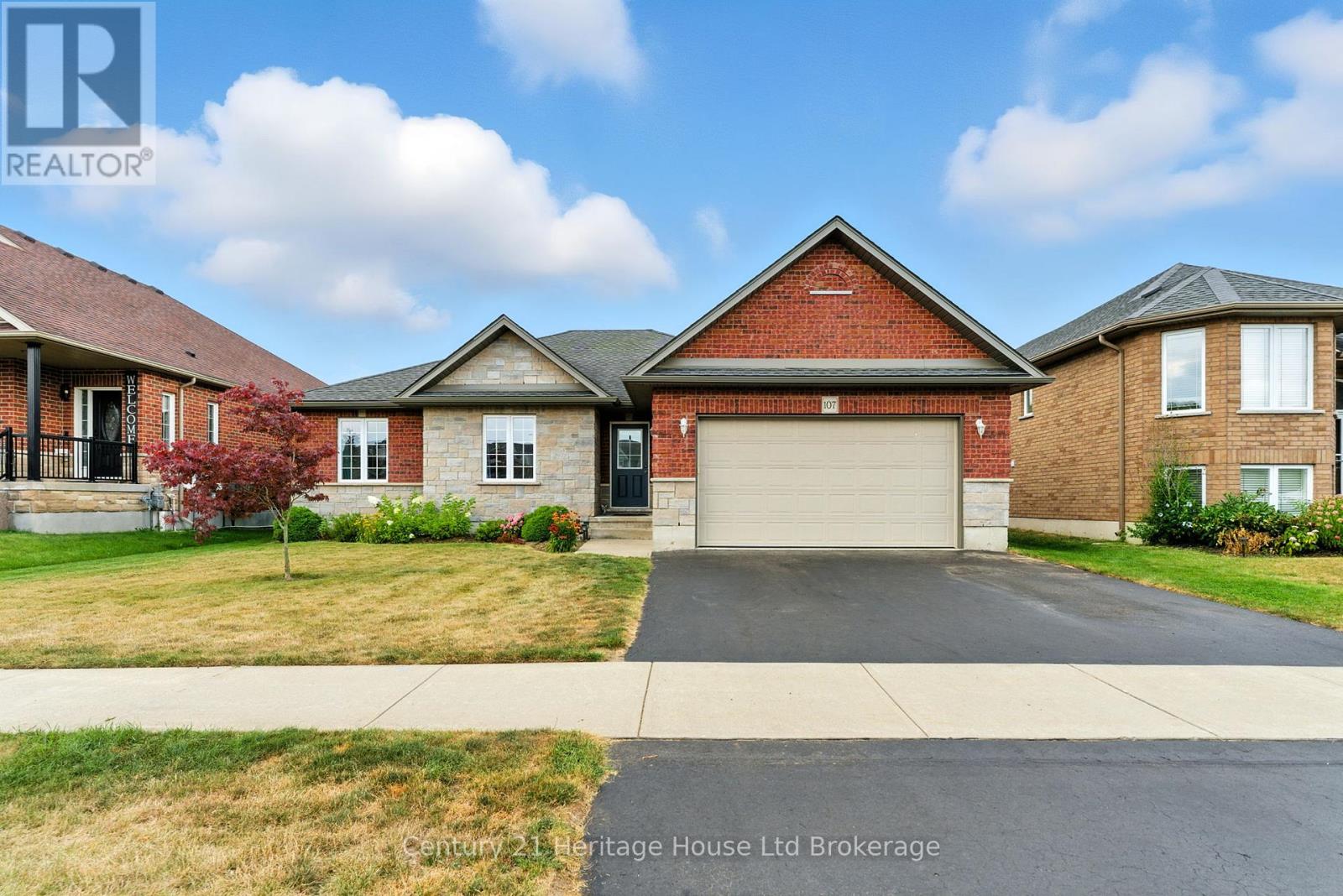 107 APPLEWOOD STREET, Blandford-Blenheim (Plattsville)
