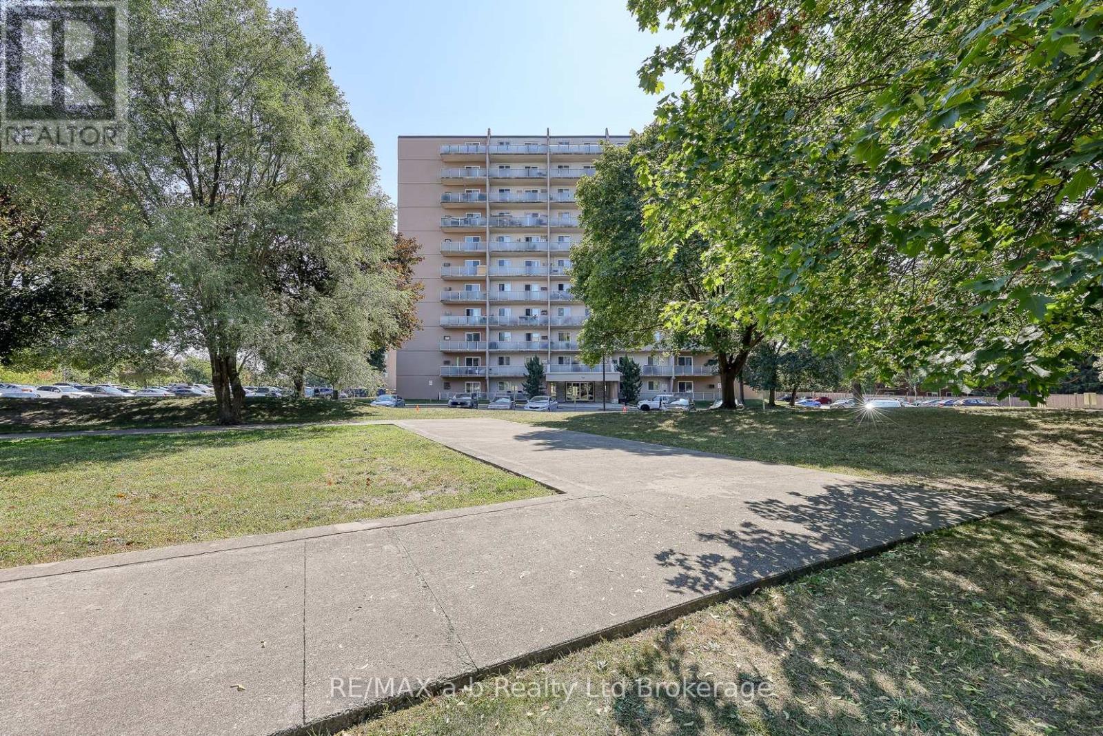 510 - 563 MORNINGTON AVENUE, London East (East G)