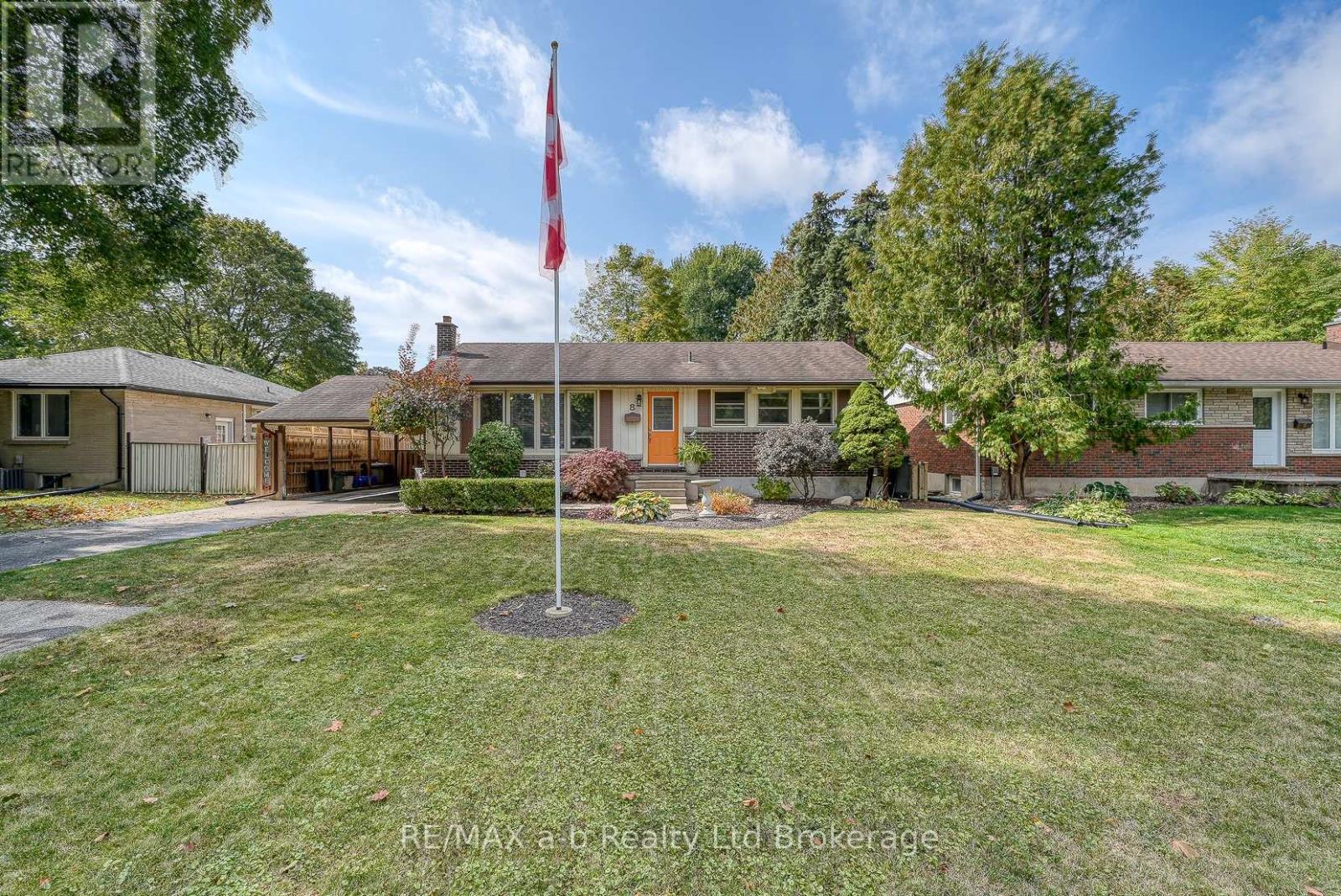 8 DEAN CRESCENT, Ingersoll (Ingersoll - South)