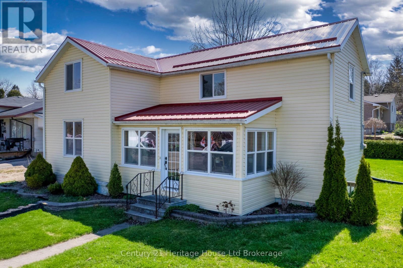 212 CHARLES STREET E, Ingersoll (Ingersoll - South)
