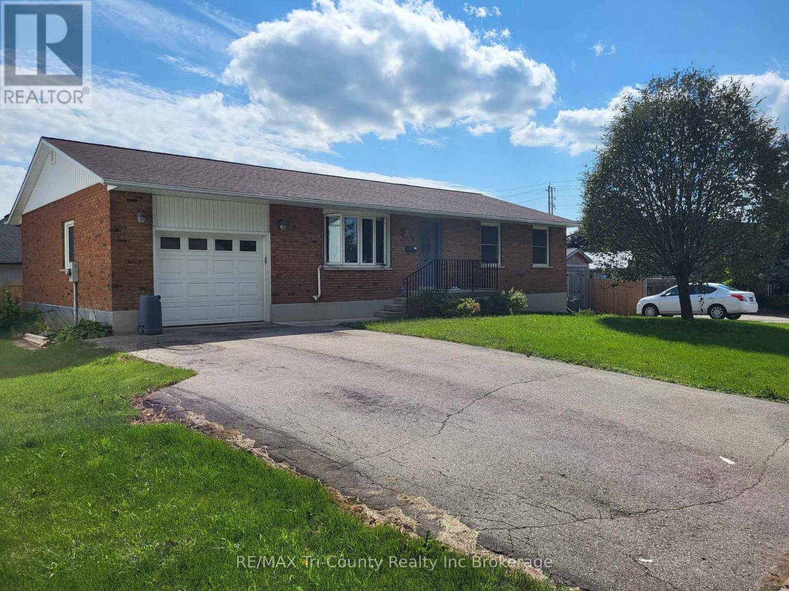 9 NELSON STREET, Tillsonburg