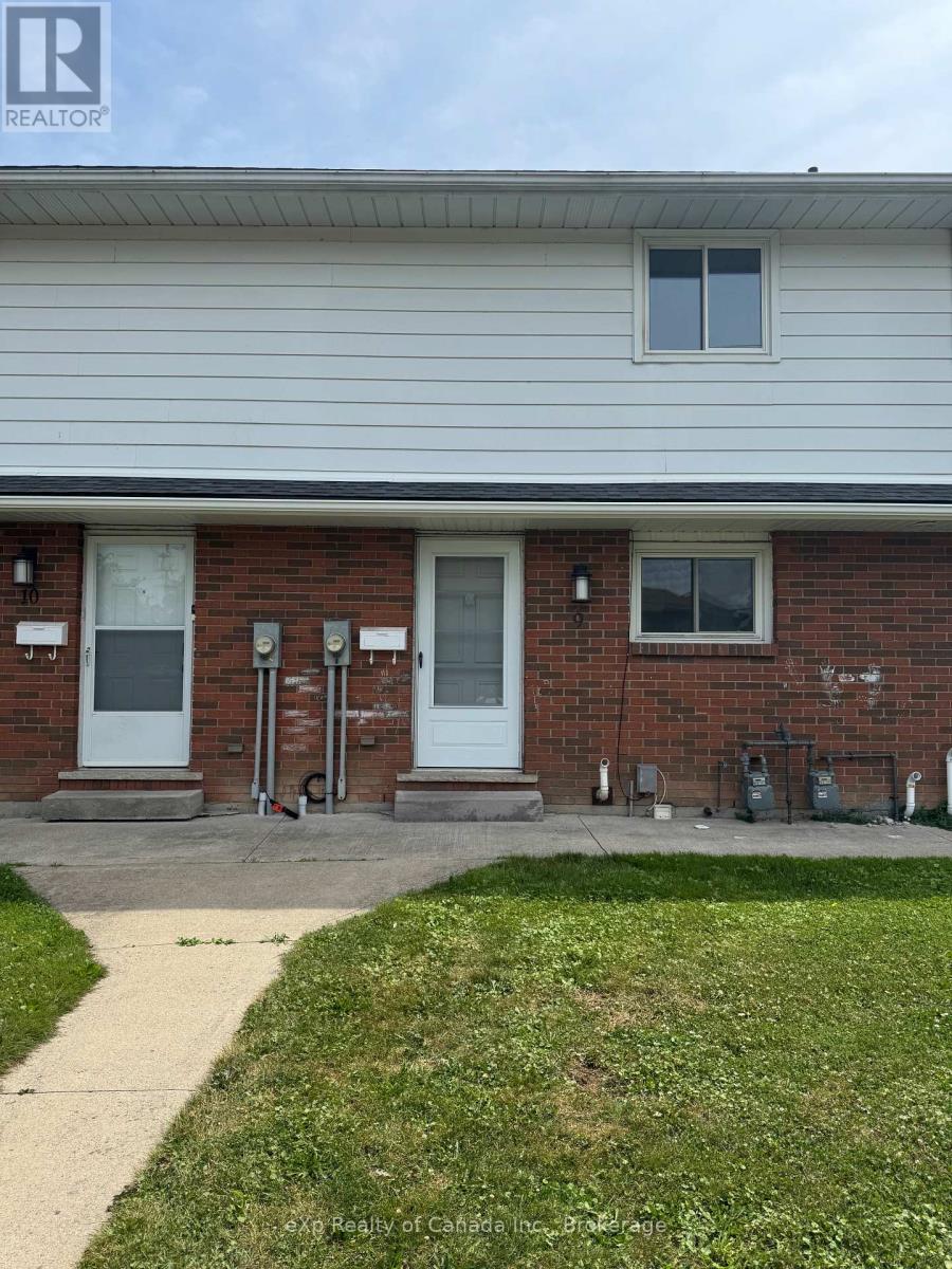 9 - 880 JAMES STREET, Woodstock (Woodstock - South)