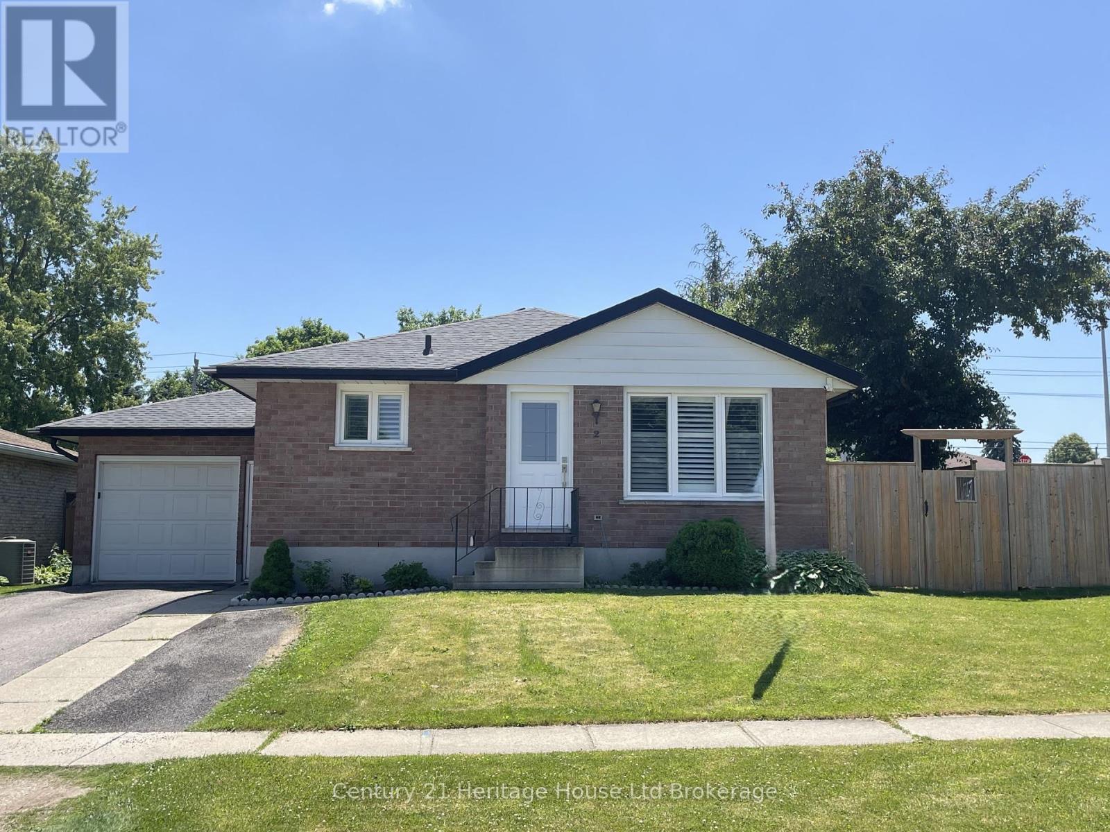 2 CHIPPEWA AVENUE, Woodstock (Woodstock - North)