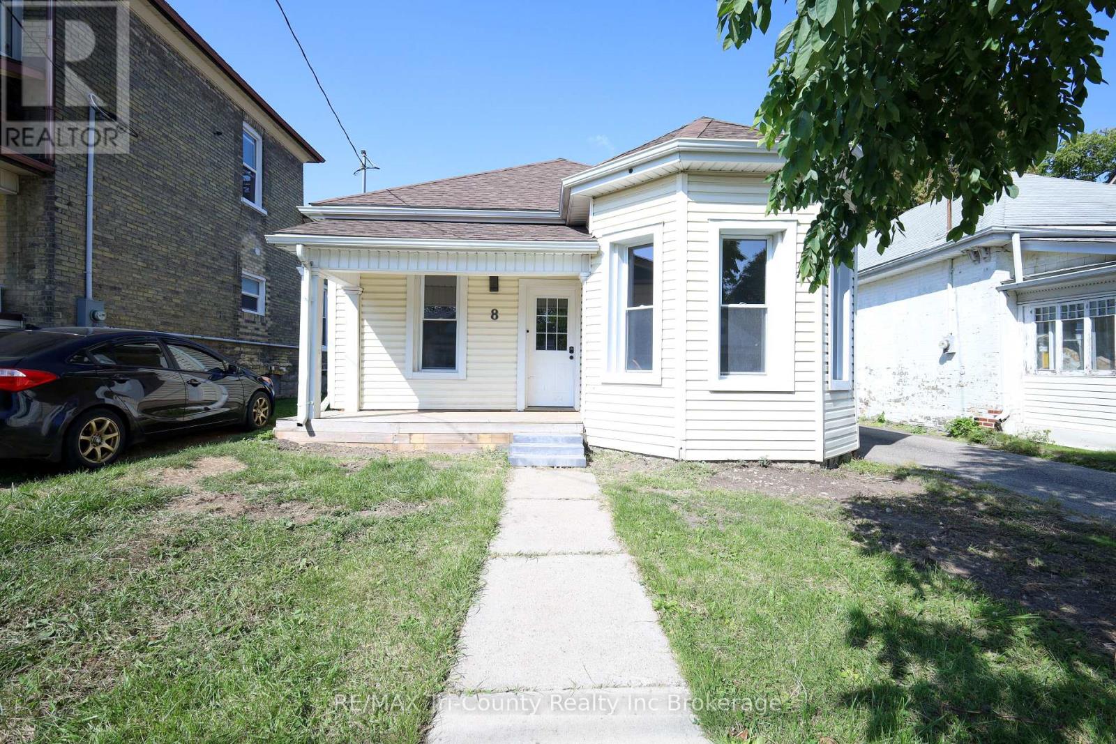 8 ERIE STREET, St. Thomas