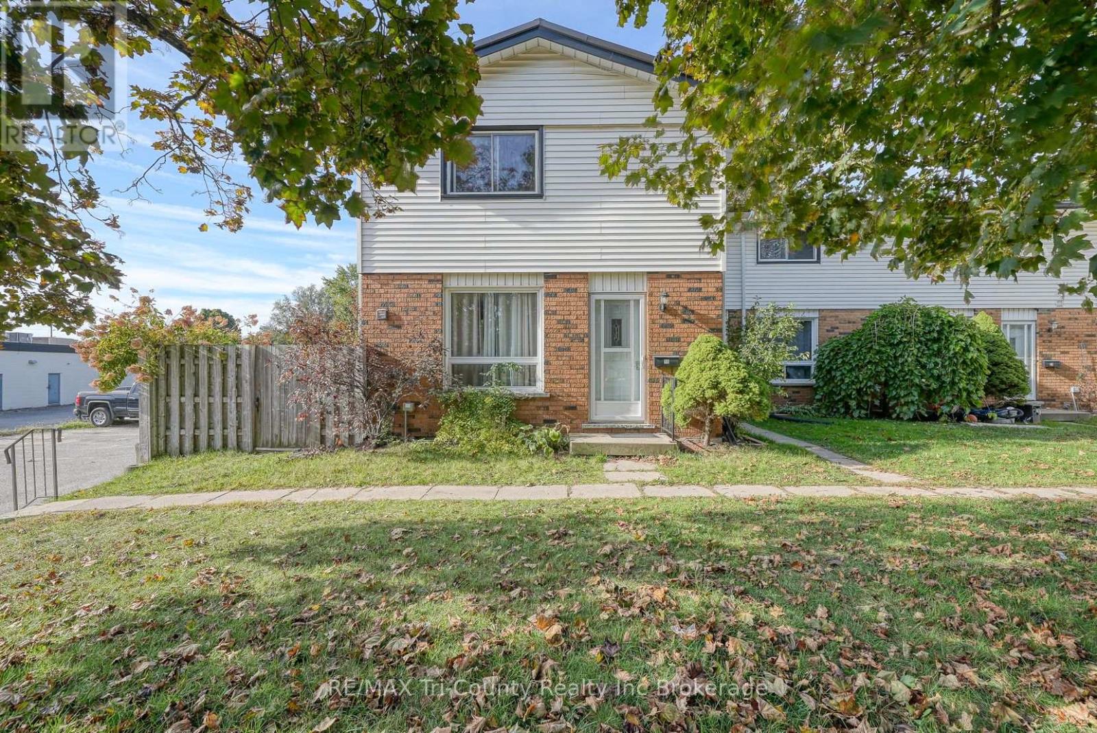 7 - 15 DEVONSHIRE AVENUE, Tillsonburg