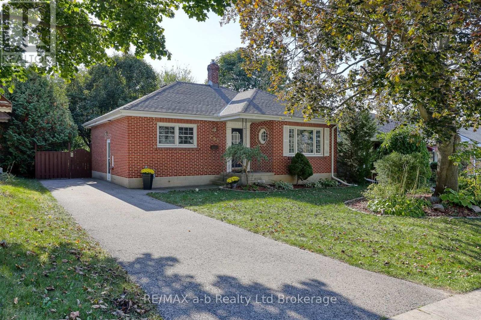 796 BAYSWATER STREET, Woodstock (Woodstock - North)