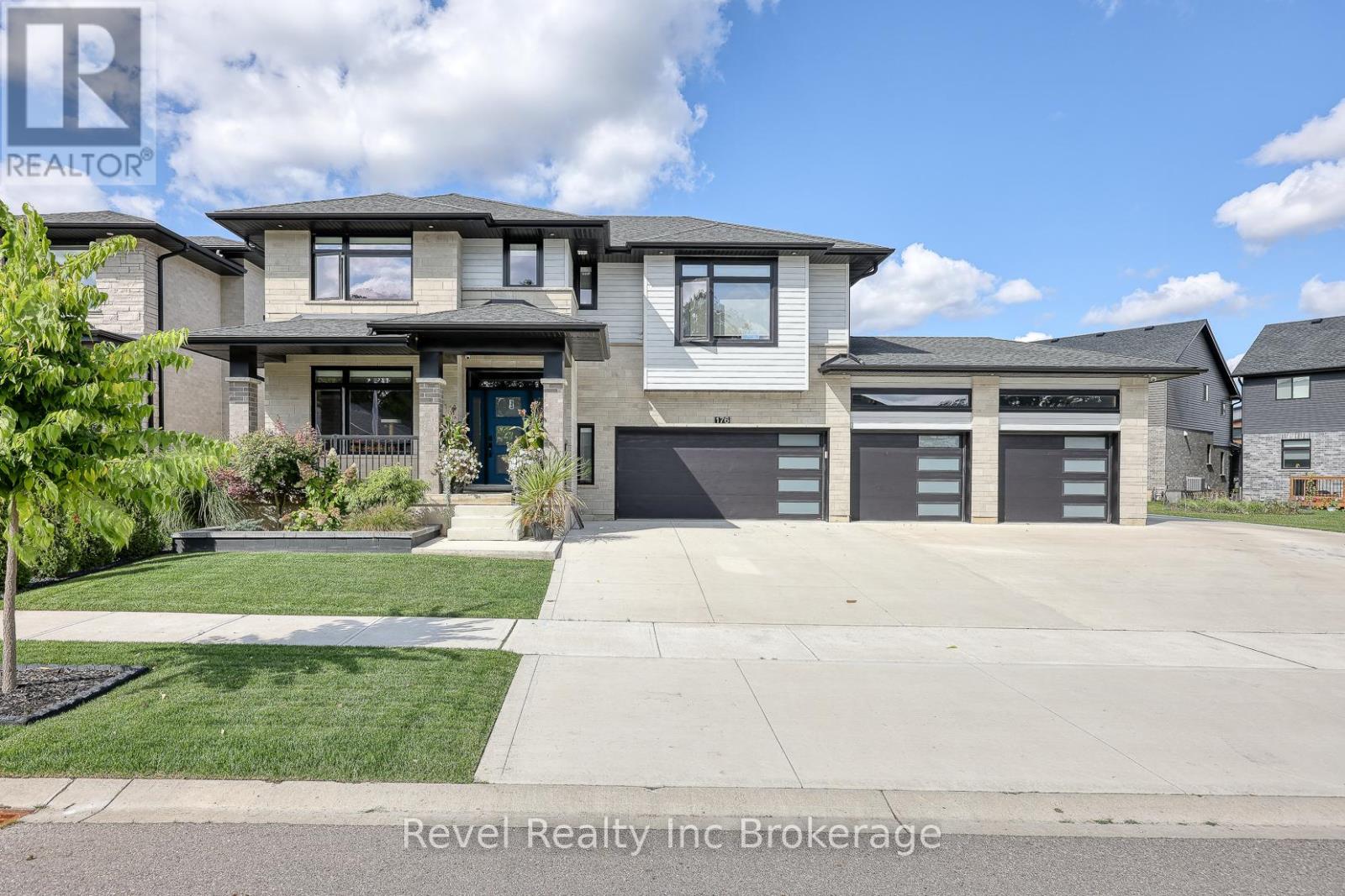 176 TAMARACK BOULEVARD, Woodstock (Woodstock - North)