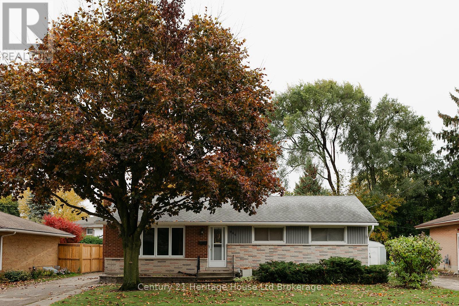 986 BRAESIDE STREET, Woodstock (Woodstock - North)