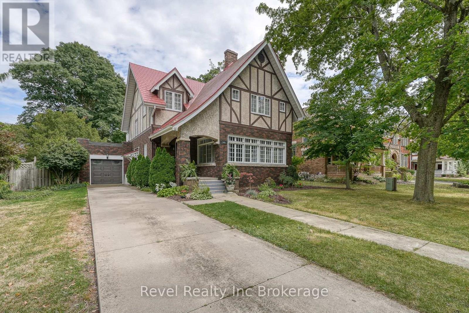 140 VANSITTART AVENUE, Woodstock (Woodstock - North)