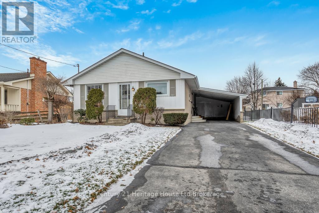 109 LYNDALE CRESCENT, Woodstock (Woodstock - North)
