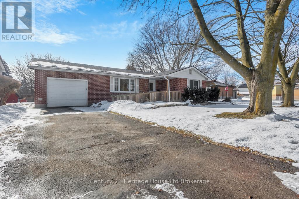 1 FERGUSSON AVENUE, Ingersoll (Ingersoll - South)