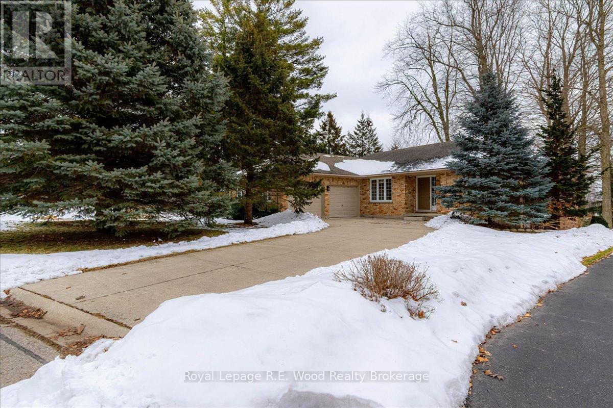 27 WOODSIDE DRIVE, Tillsonburg