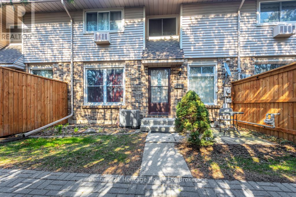 18 - 1 LAMERS COURT, Tillsonburg