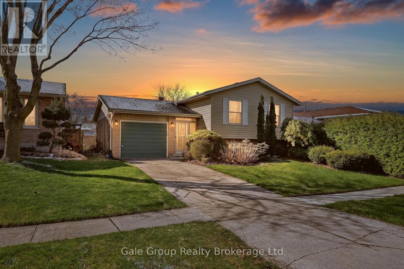 111 CHIPPEWA AVENUE, Woodstock (Woodstock - North)