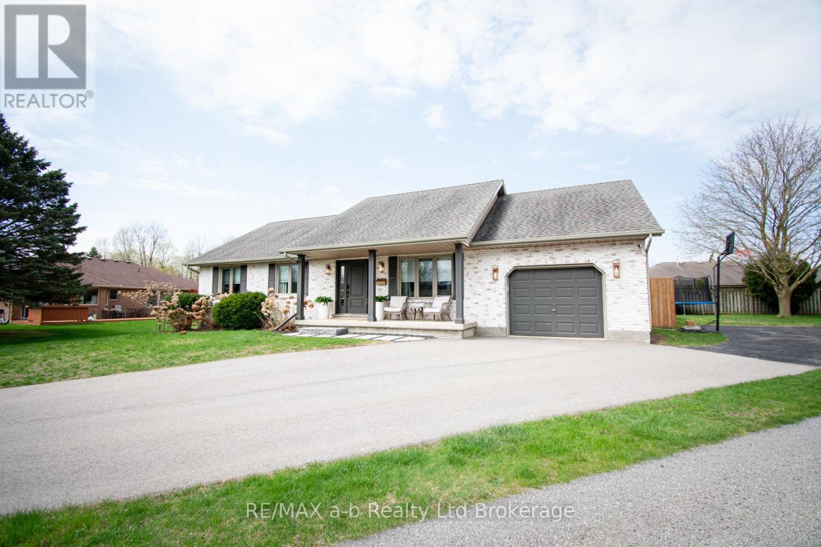 3 BELFAST CIRCLE, Tillsonburg