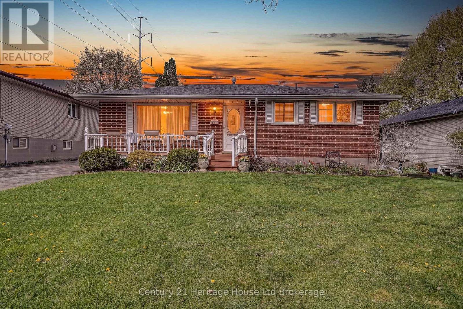 276 BROADVIEW AVENUE, Woodstock (Woodstock - South)