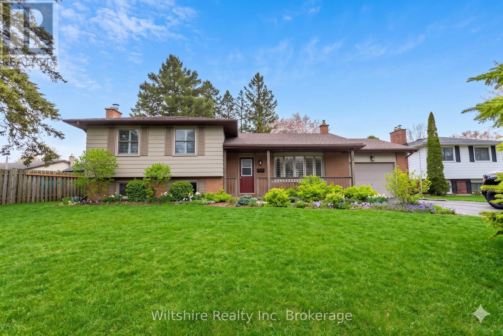 32 DEVON COURT, Tillsonburg