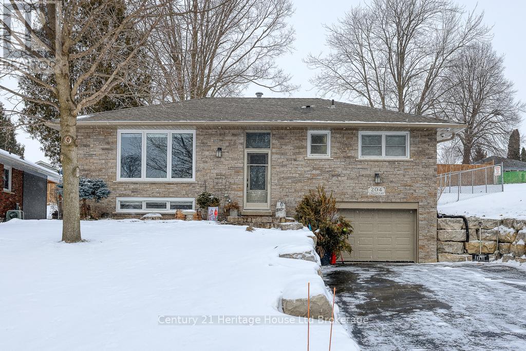 204 GREENLEAF CRESCENT, Woodstock (Woodstock - North)