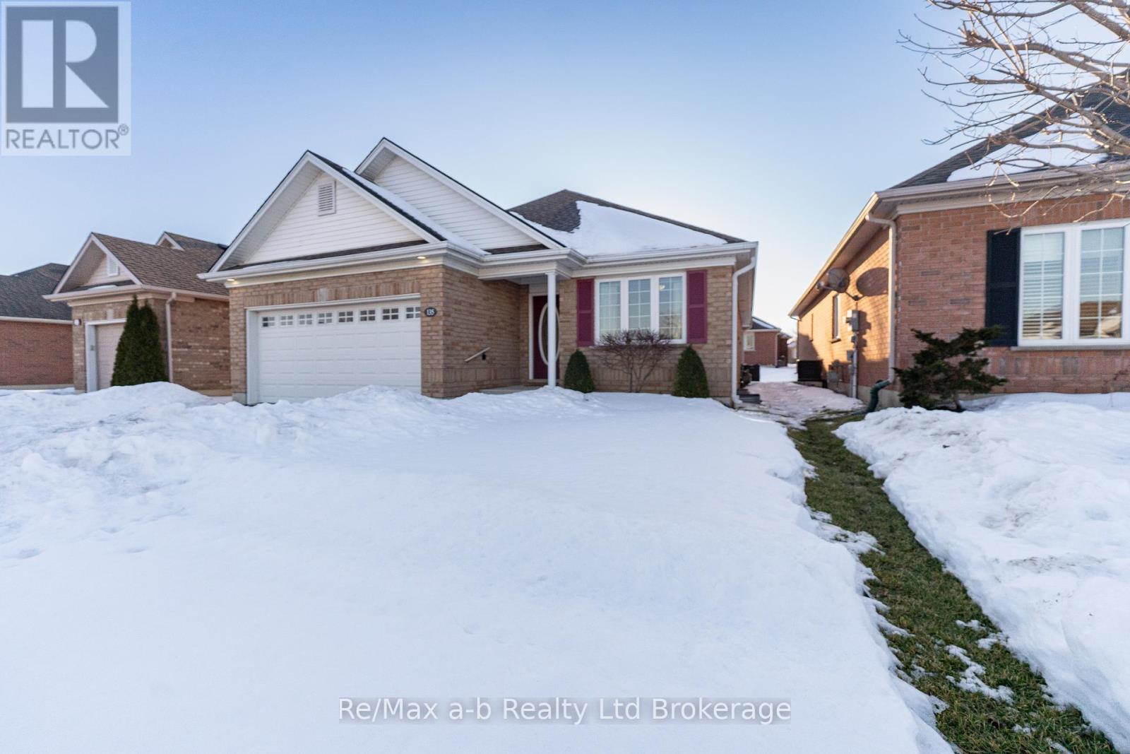 135 WESTON DRIVE, Tillsonburg