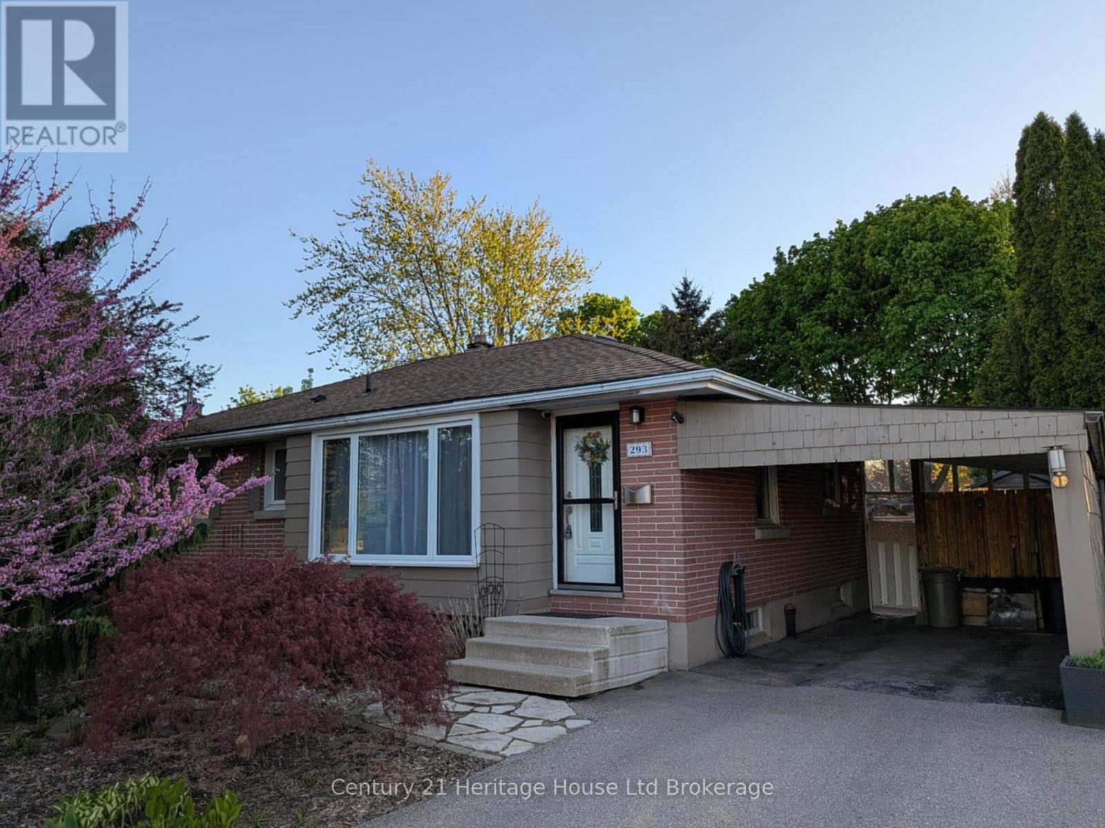 293 CLARKE STREET N, Woodstock (Woodstock - North)