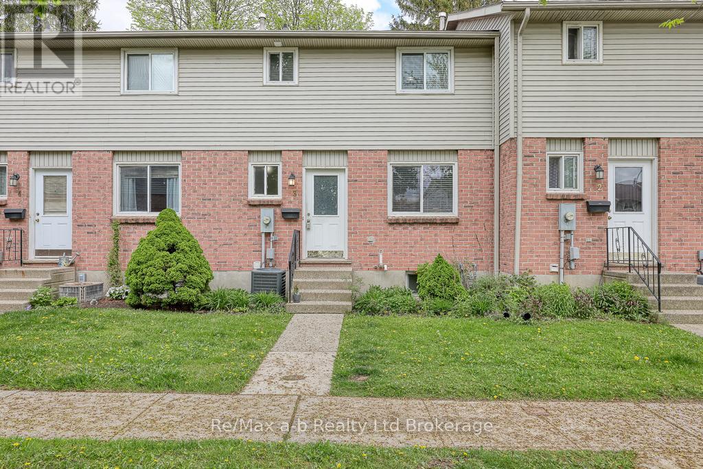 3 - 478 SPRINGBANK AVENUE N, Woodstock (Woodstock - North)
