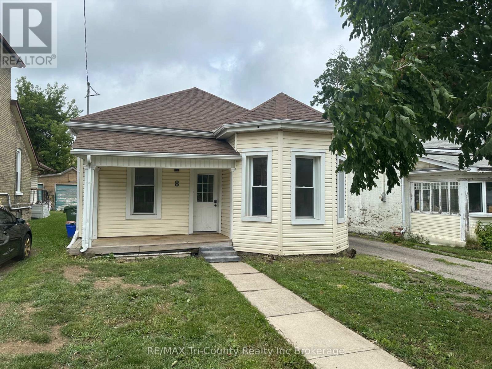8 ERIE STREET, St. Thomas