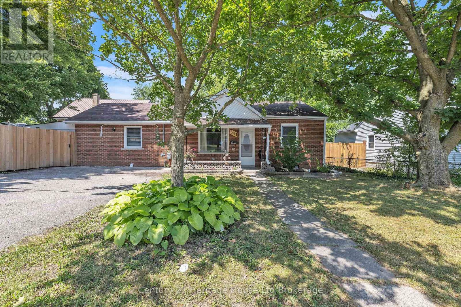 341 HAY STREET, Woodstock (Woodstock - South)