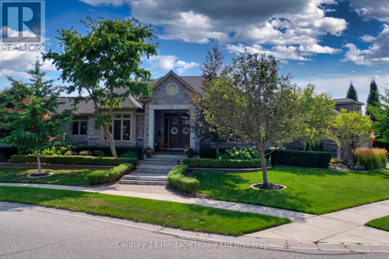 563 LAKEVIEW DRIVE, Woodstock (Woodstock - North)