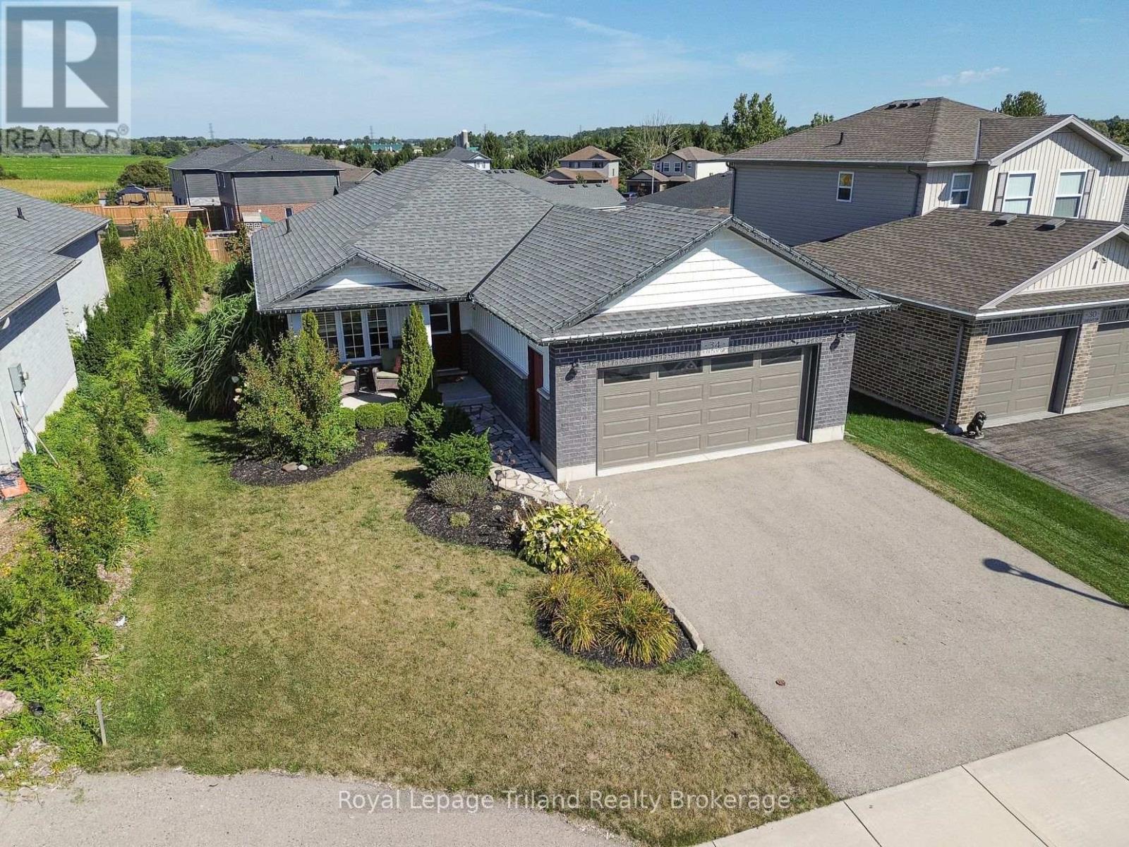 34 TARTAN DRIVE, Zorra