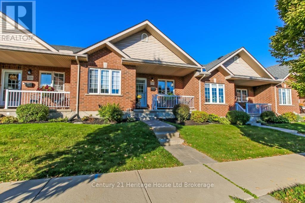 707 SOUTHWOOD WAY, Woodstock (Woodstock - South)