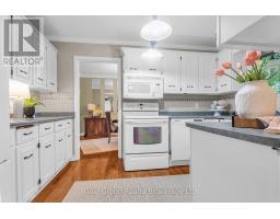 11 THISTLE COURT - 9
