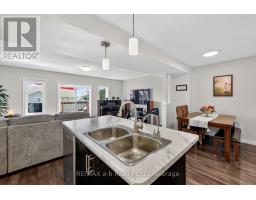 28 - 175 INGERSOLL STREET N - 14