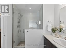 28 - 175 INGERSOLL STREET N - 25