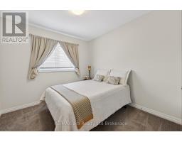 28 - 175 INGERSOLL STREET N - 27
