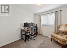 28 - 175 INGERSOLL STREET N - 29