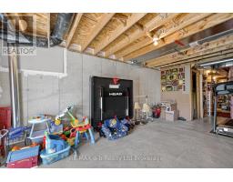28 - 175 INGERSOLL STREET N - 31