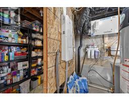 28 - 175 INGERSOLL STREET N - 33