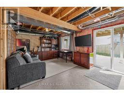 28 - 175 INGERSOLL STREET N - 34