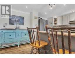 18 QUEEN STREET E - 13