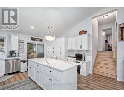 305 ROBINSON STREET - 10