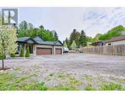 305 ROBINSON STREET - 3