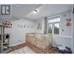305 ROBINSON STREET - 33