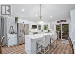305 ROBINSON STREET - 9