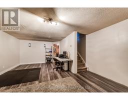 20 - 1093 NELLIS STREET - 25